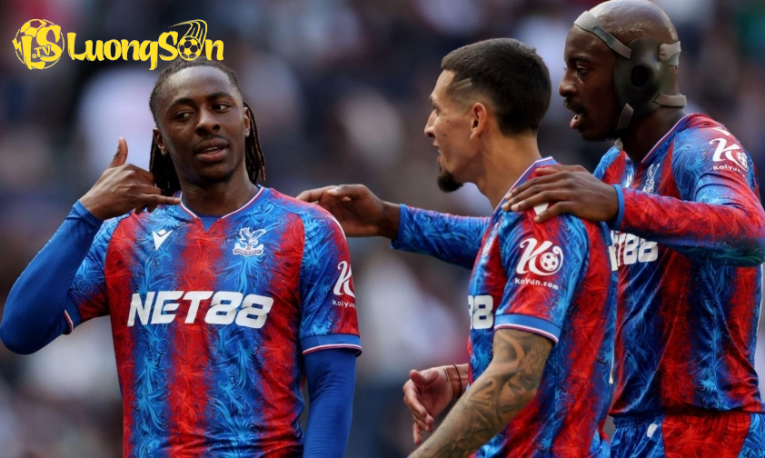 Crystal Palace cũng đang chờ đợi phán quyết từ UEFA